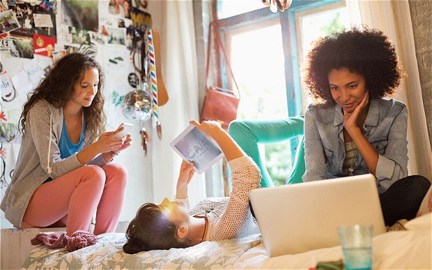 Studenti, in stanza doppia risparmio medio del 26%. Roma la città in cui condividere conviene di più